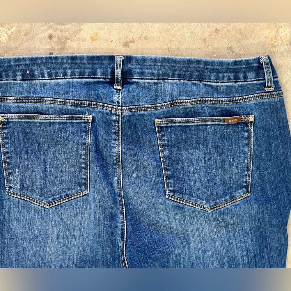 Chico’s EMBROIDERED JEANS Slimming Ankle Flowers Sz 3x - BLUE - Picture 7 of 12